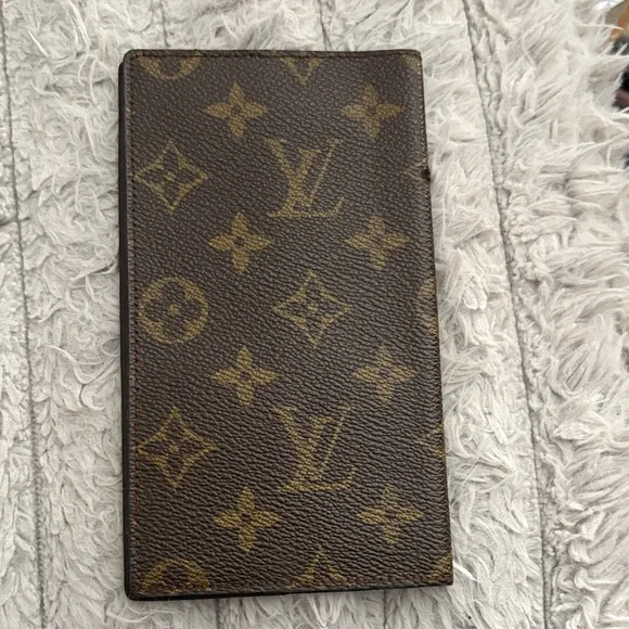 Louis Vuitton checkbook holder - Picture 2 of 12